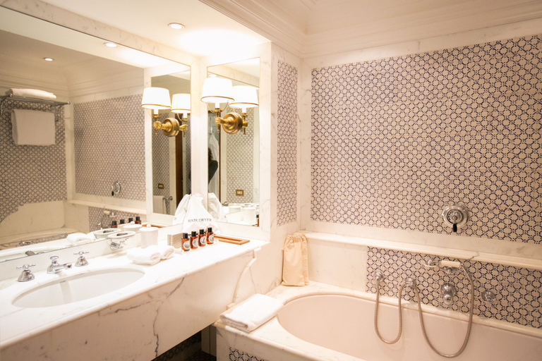 Bathroom 5, La Posta Vecchia Hotel, Rome