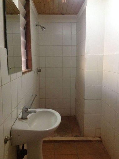 Bathroom 4, Livingstone Guest Farm - Hostel, Lusaka