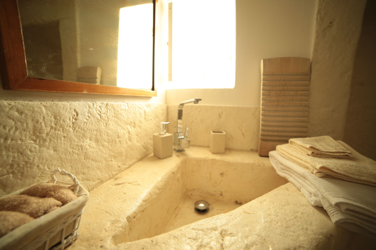 Bathroom 3, Masseria Verbena, Bari