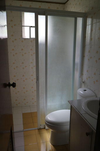 Bathroom, Celvis Vacation Cottages, Panglao