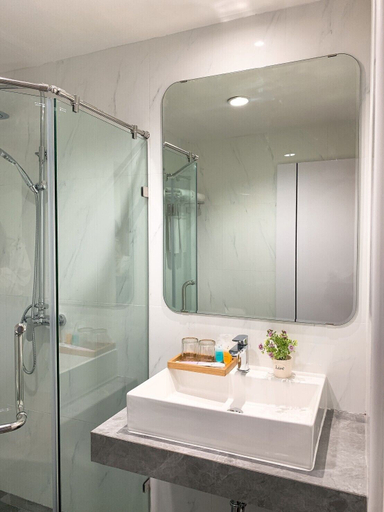 Bathroom 5, Miloft Sathorn Hotel, Sathorn