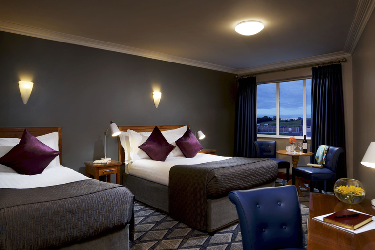 Bedroom 3, SpringHill Hotel
