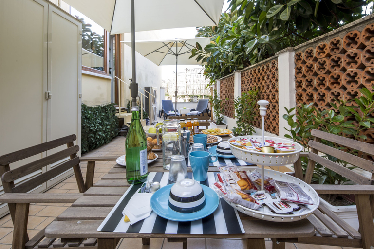Food & Drinks 4, Flower Suites Sorrento, Napoli