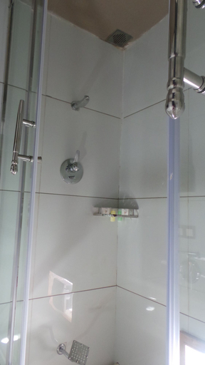 Bathroom 4, Hotel Casa Riva, Surat