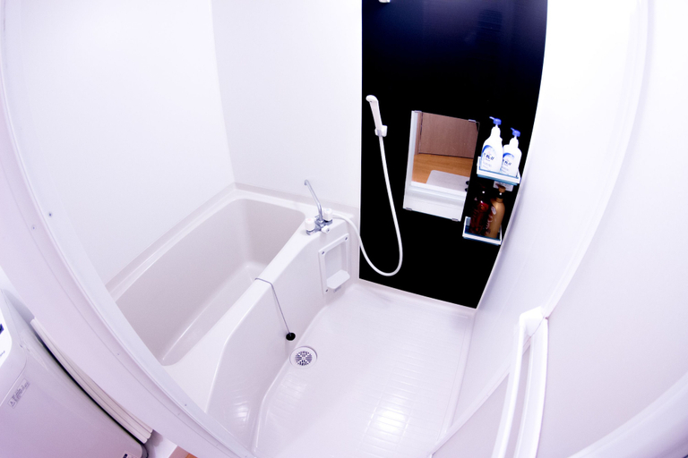 Bathroom 2, Moco Hostel, Kyoto