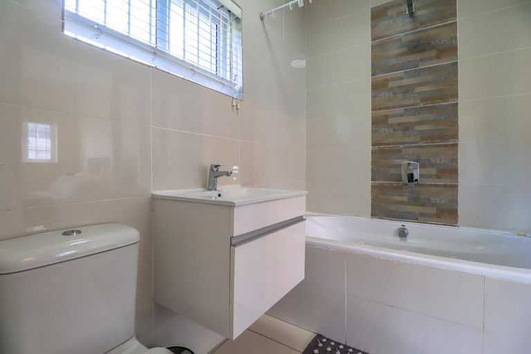 Bathroom 3, Eaton Square 2 by CTHA, City of Cape Town