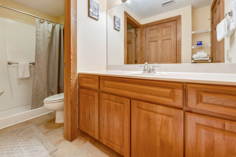 Bathroom 4, Splendid Choice 3108, Sevier