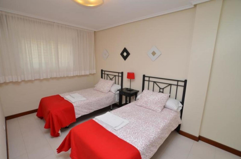Bedroom 2, Apartment in Santoña, Cantabria 103297 by MO Rentals, Cantabria