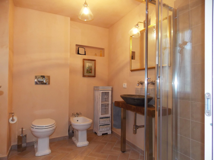 Bathroom 4, Casa Marcoiano, Florence
