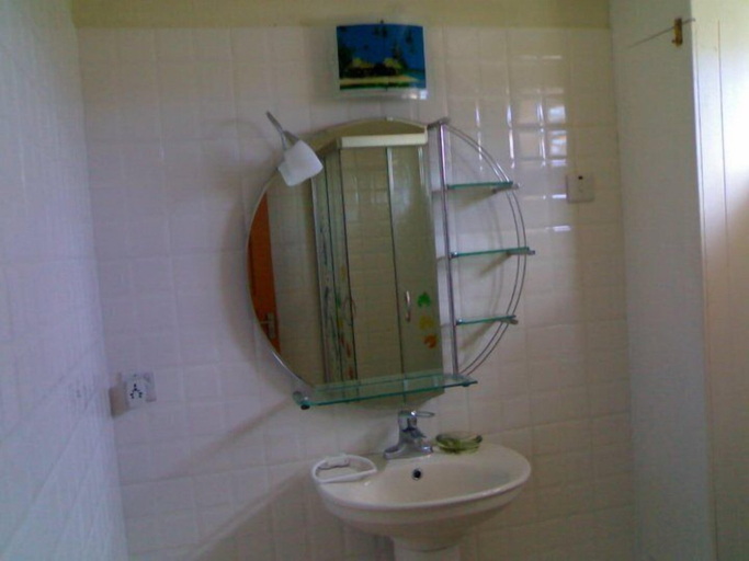 Bathroom, La Residnce les Badamiers, Flacq