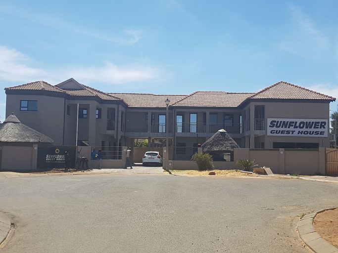 Exterior & Views 2, Sunflower Guesthouse, Sedibeng