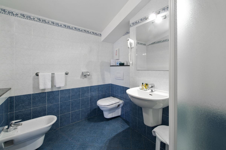 Bathroom 4, Hotel Stazione, Livorno