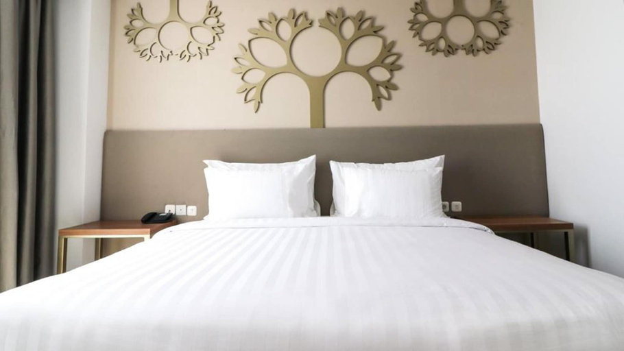 Bedroom 4, PALM PARK Hotel Surabaya, Surabaya