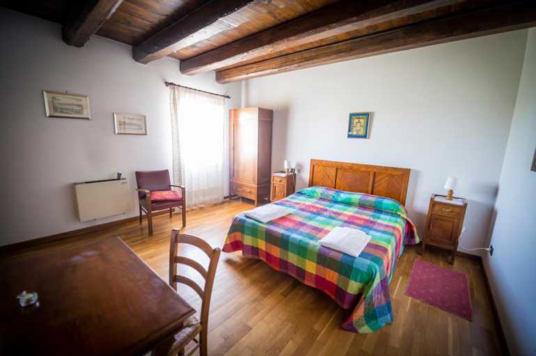 Bedroom 27