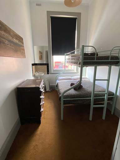 Bedroom 2, Royal Hotel, Horsham - Central