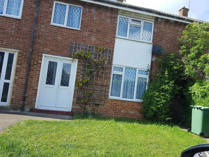 Exterior & Views 2, Huku Kwetu Eddiwick House, Central Bedfordshire