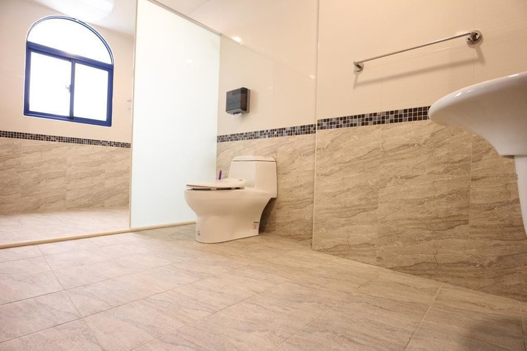Bathroom 4, Love Boat, Taitung