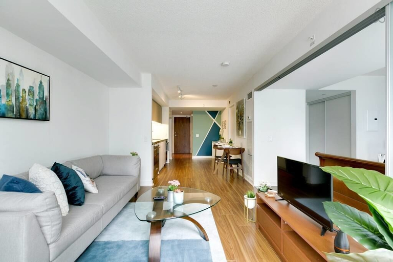 Comfy Lakeside Home by Skydome, Toronto