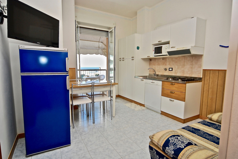 Others 4, Residence Carla, Rimini