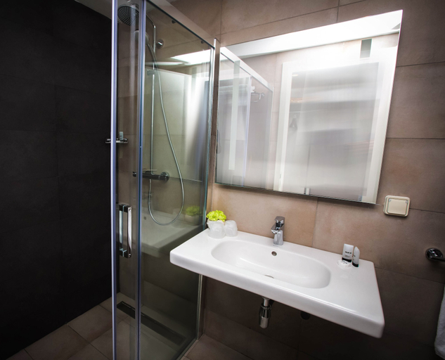 Bathroom 3, ONOMO Hotel Casablanca Airport, Casablanca