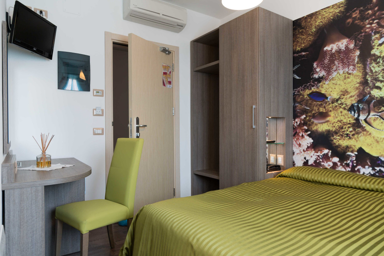 Bedroom 4, Hotel Miramare, Teramo