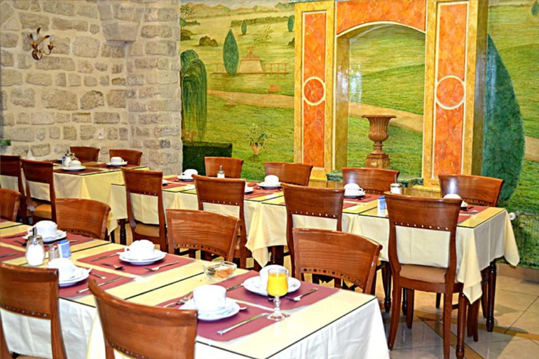 Food & Drinks 5, Hotel Touring, Paris