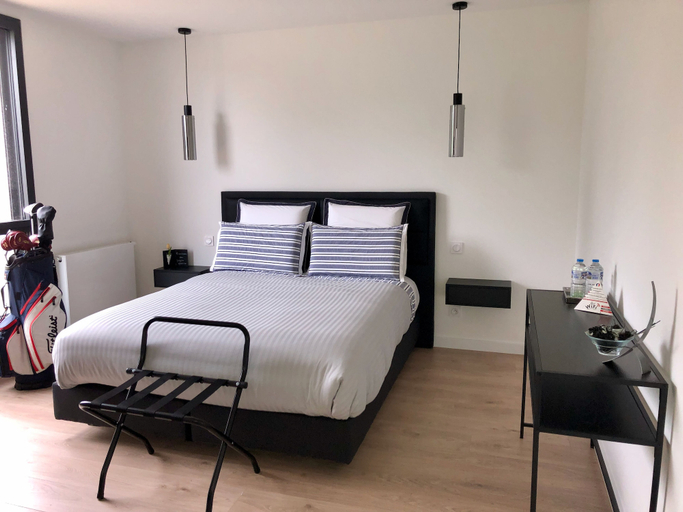 Bedroom 4, Hôtelya - Lille - Villeneuve d'Ascq, Nord