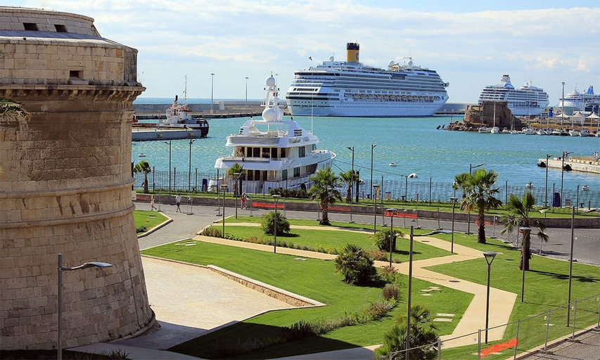 Others 5, Yacht Suite Civitavecchia, Roma