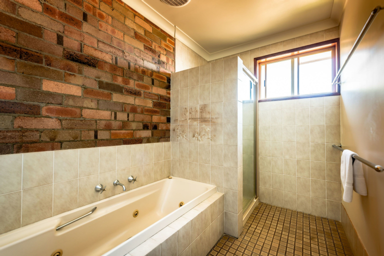 Bedroom 3, Park Beach Resort Motel, Coffs Harbour - Pt A