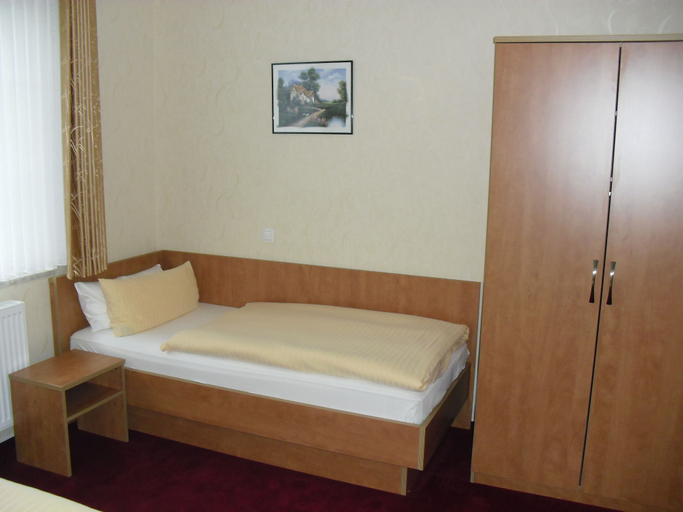 Bedroom 4, Hotel-Garni Herzog, Cloppenburg