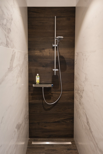 Bathroom 5, Dimensions M, Brabant Wallon