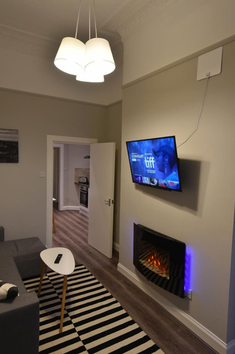 Others 4, First - Slateford House Apartment, Edinburgh