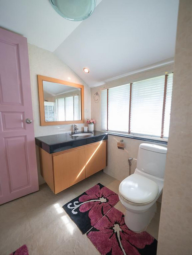 Bathroom, Gao Phala, Ban Chang