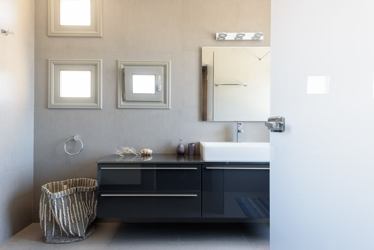 Bathroom 4, Home of Lilies, South Aegean