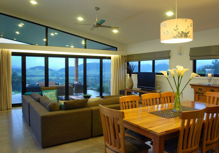 Others 5, The Ridge - Gloucester, Gloucester