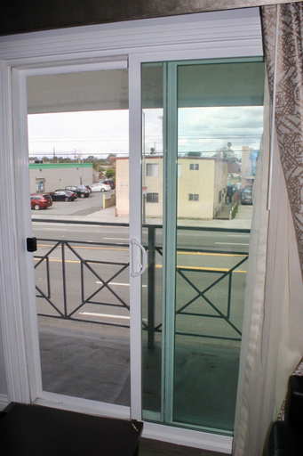 Others 5, Crescent Inn, Los Angeles
