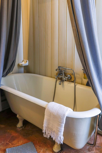 Bathroom 5, Château D'hodebert, Indre-et-Loire