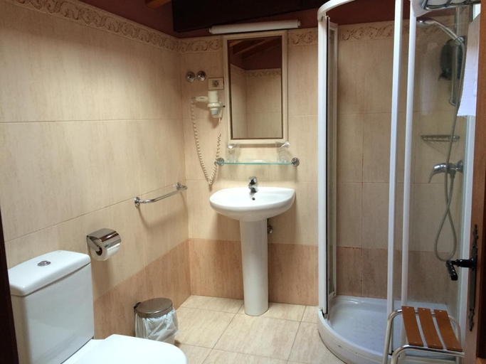 Bathroom, Hotel Konbenio, Vizcaya