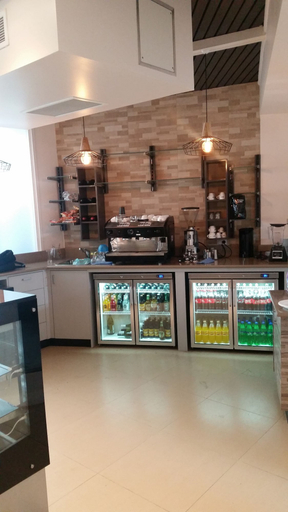 Food & Drinks 5, Peninsula International Hotel, Rewa