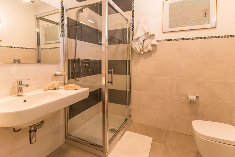 Bathroom 3, Il Faro della Guitgia, Agrigento