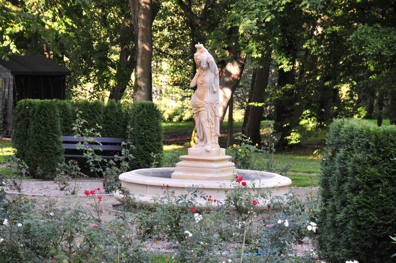 Others 5, Podzamcze - Schlosspension, Sławno