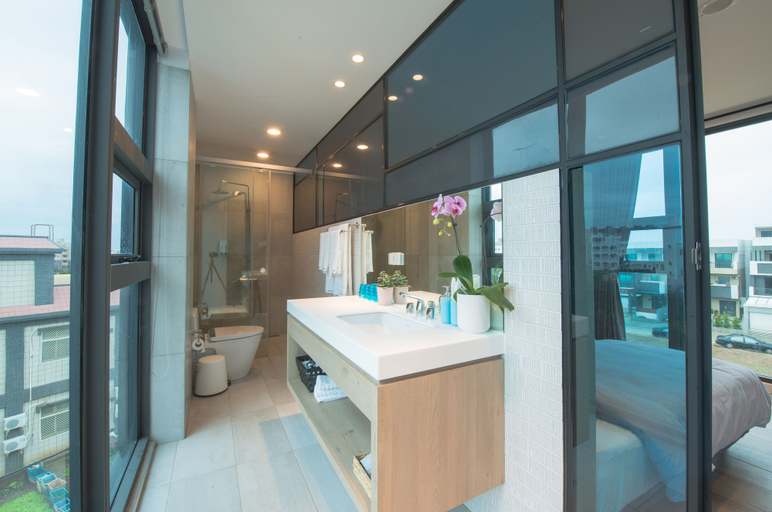 Bathroom 4, Galilee, Penghu