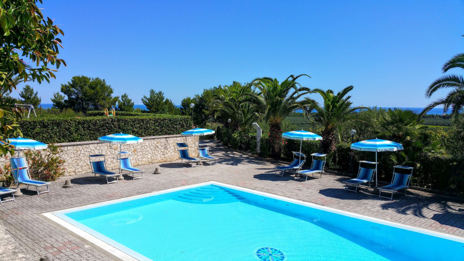 Others 5, Case con piscina - Residence Amica, Foggia