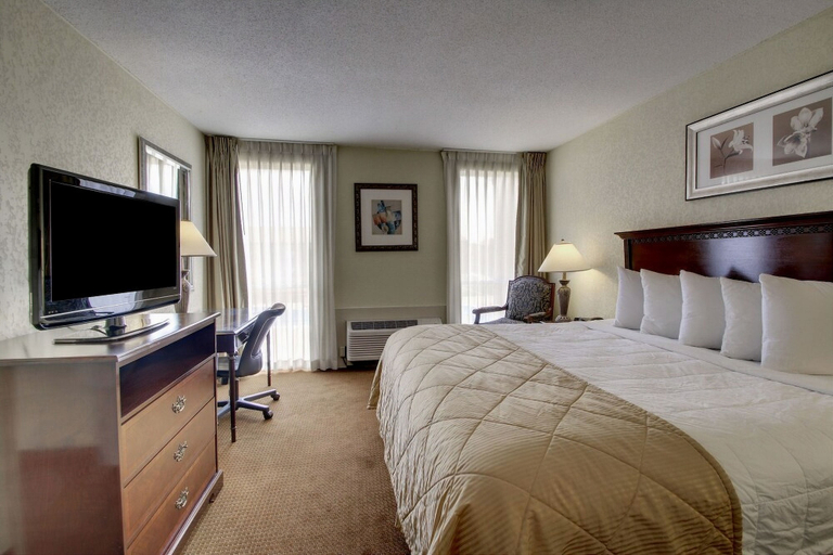 Bedroom 3, Economy Hotel Plus Wichita, Sedgwick