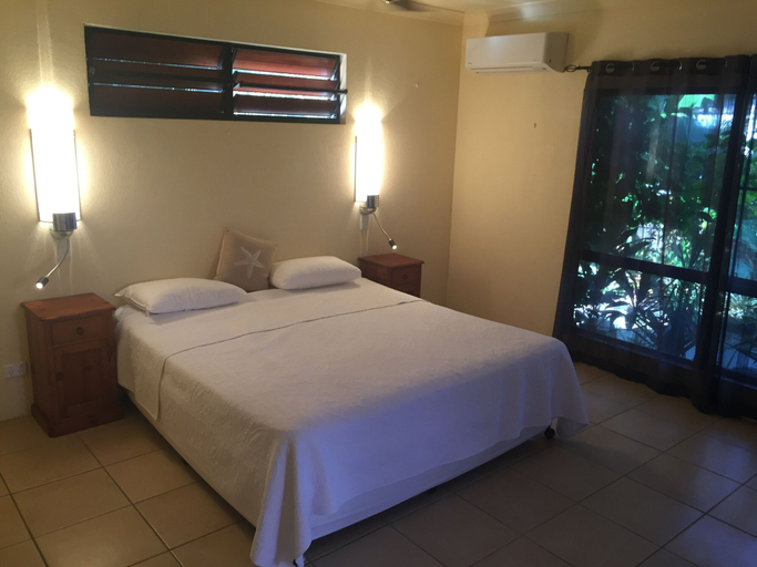 Bedroom 2, Hacienda Cooya Beach, Douglas
