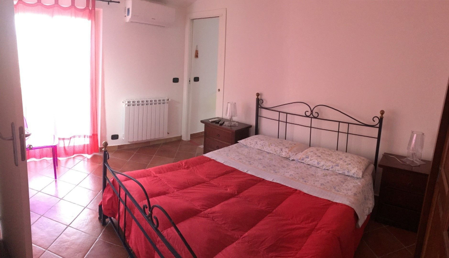 Bedroom 4, B&B villa zia Febronia, Messina