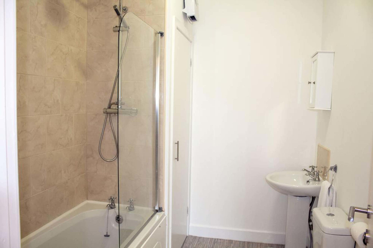 Bathroom 3, Watson House, Blackpool