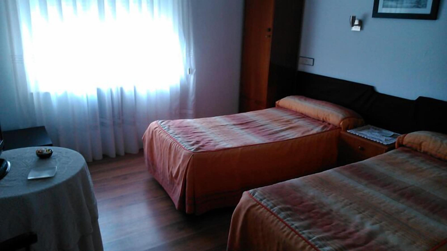 Bedroom 4, Hotel Vaqueros, Asturias