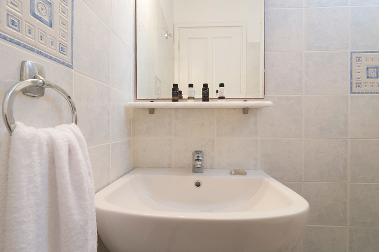 Bathroom 4, Serifos Houses Livadakia, South Aegean