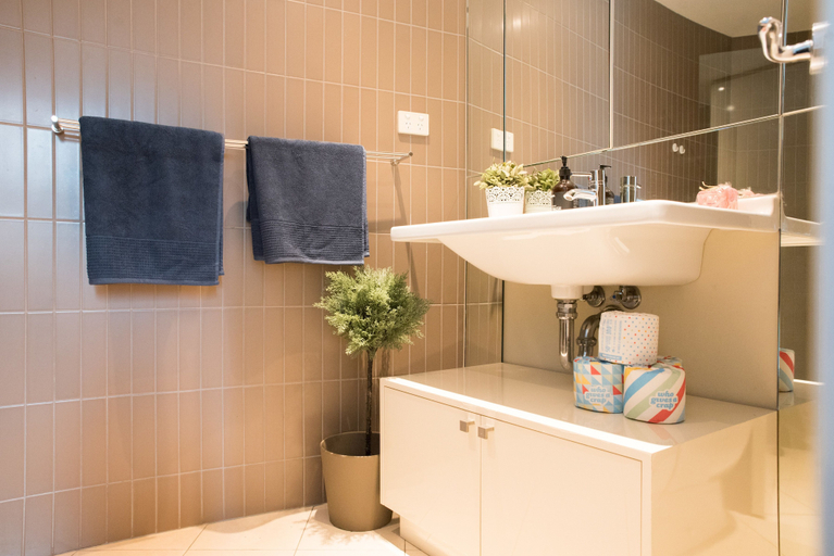 Bathroom 4, Richmond Oasis Apartments, Melbourne